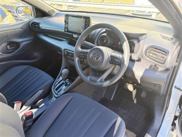 toyota-yaris-g-2022-big-4