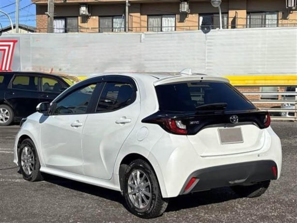 toyota-yaris-g-2022-big-3