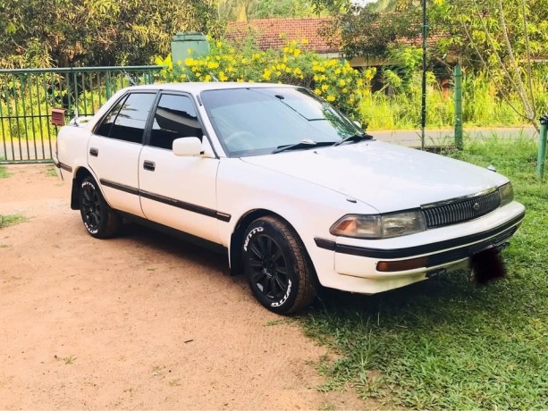 toyota-corona-at170-1990-big-0