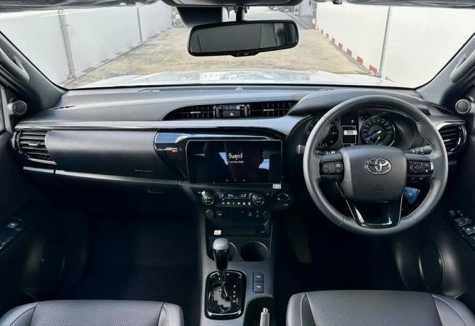 toyota-hilux-rocco-2025-big-6