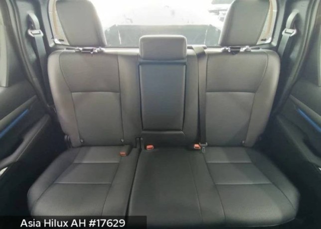 toyota-hilux-rocco-2025-big-2