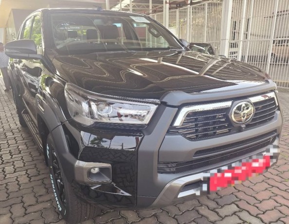 toyota-hilux-rocco-2025-big-0