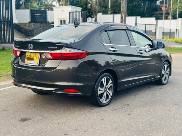 honda-grace-2015-big-5