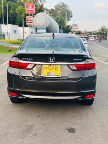 honda-grace-2015-big-4