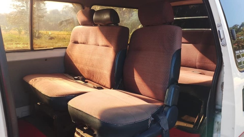 toyota-townace-cr27-flat-roof-big-4