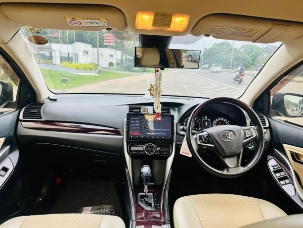 toyota-premio-g-superior-2016-big-7