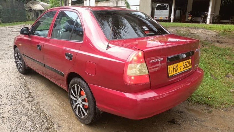 hyundai-accent-2004-big-1