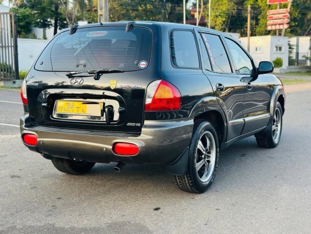 hyundai-santafe-2004-big-3