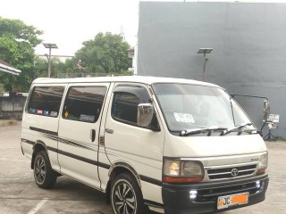toyota-dolphin-diga-model-2004