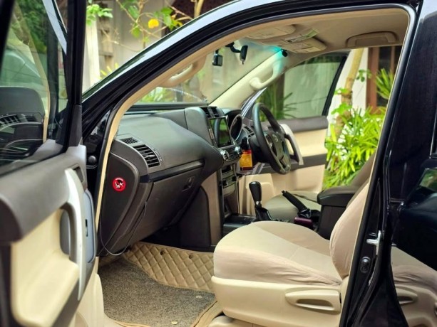toyota-prado-150-2013-big-8