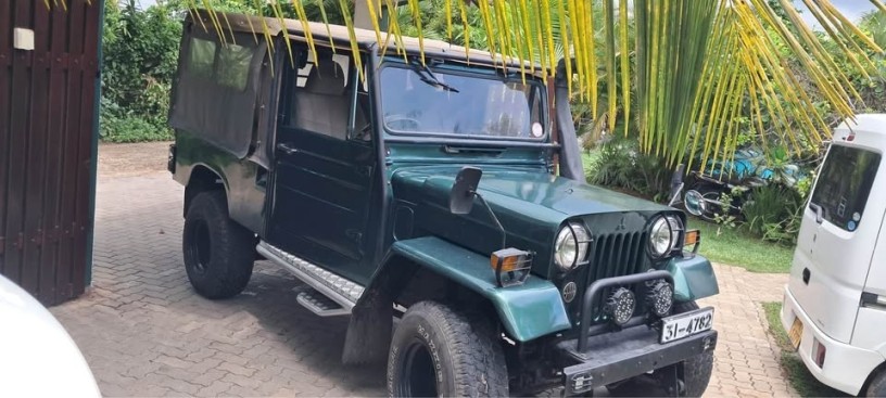 mitshbishi-4dr5-jeep-1980-big-0