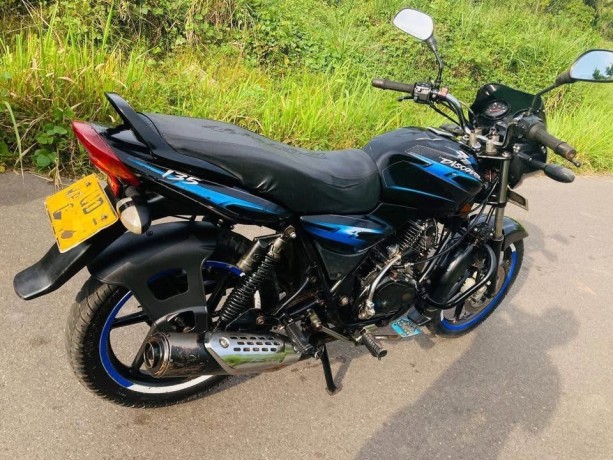 bajaj-discovery-135-big-1