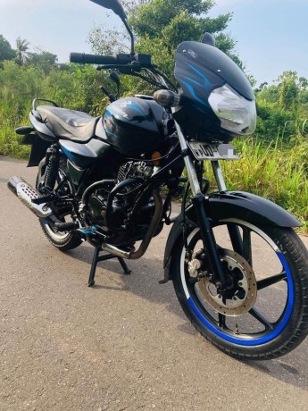 bajaj-discovery-135-big-0