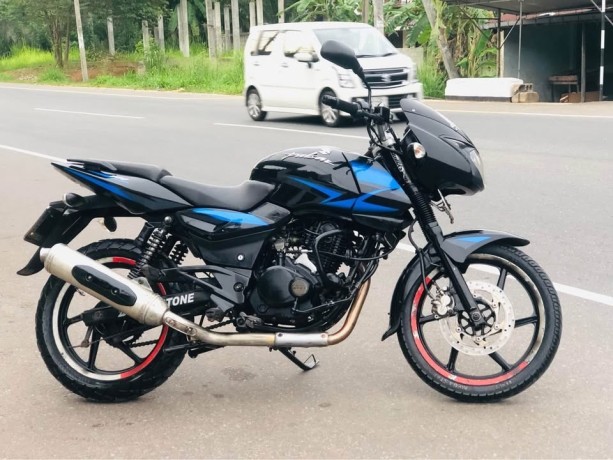 pulsar-200cc-2008-big-1