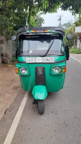 bajaj-re-big-4