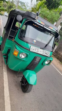 bajaj-re-big-0