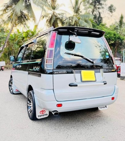 toyota-noah-original-diesel-2003-big-0