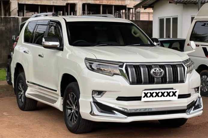 2014-land-cruiser-150-big-1