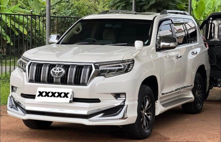 2014-land-cruiser-150-big-2