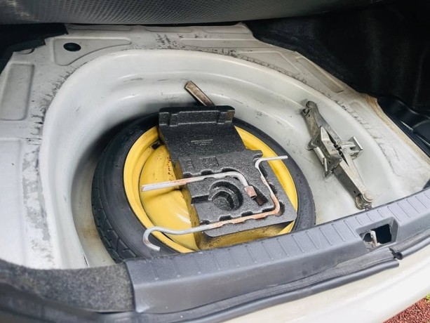 toyota-axio-x-grade-2007-big-7