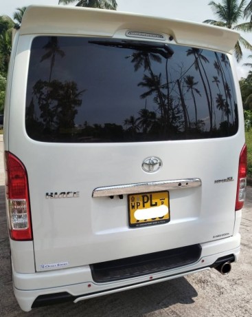 toyota-hiace-kdh-dark-prime-2014-big-5