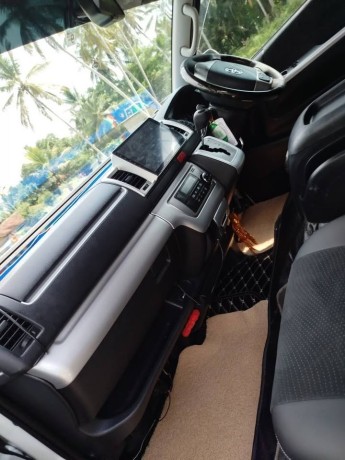 toyota-hiace-kdh-dark-prime-2014-big-9