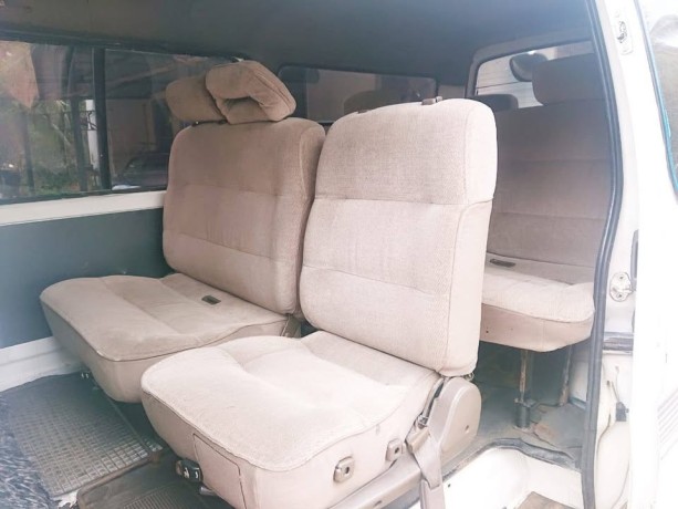 nissan-caravan-1995-big-6