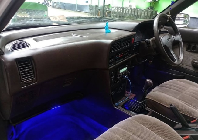 toyota-carina-170-1991-big-4