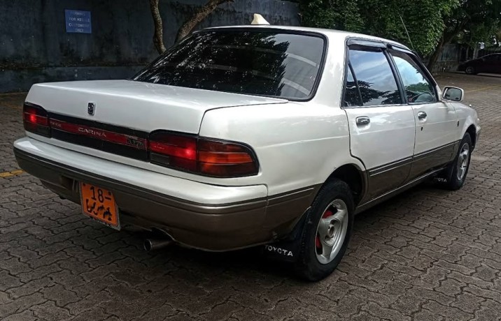 toyota-carina-170-1991-big-6