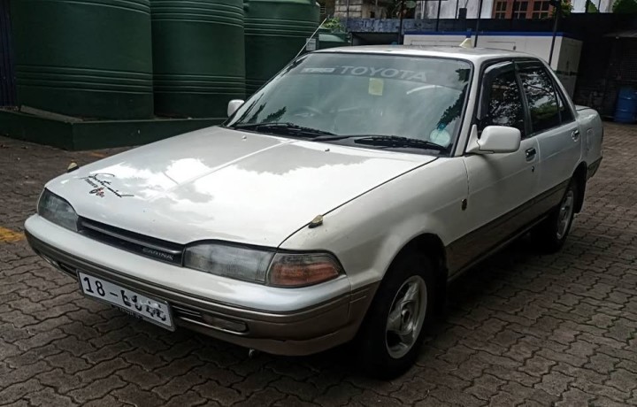 toyota-carina-170-1991-big-1