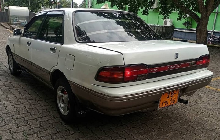 toyota-carina-170-1991-big-2