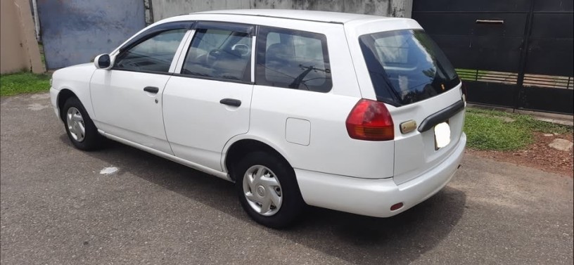 nissan-y11-20012003-big-1