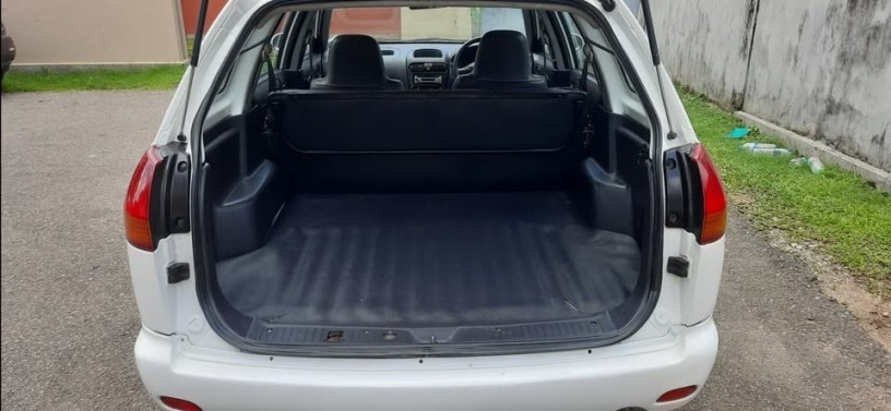 nissan-y11-20012003-big-6