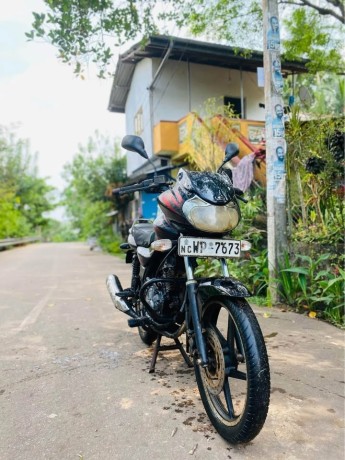 bajaj-discover-150cc-big-0