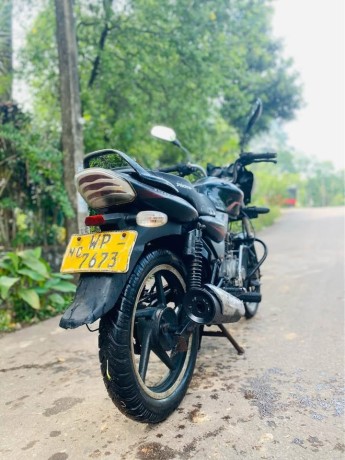 bajaj-discover-150cc-big-3