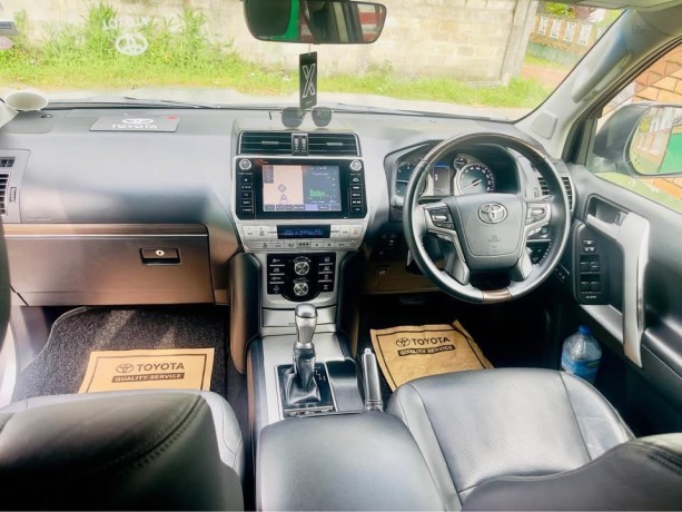 toyota-prado-151-tzg-diesel-2018-big-6