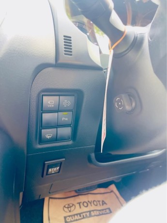 toyota-prado-151-tzg-diesel-2018-big-8