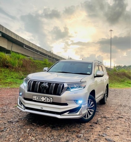 toyota-prado-151-tzg-diesel-2018-big-2