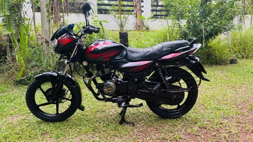 bajaj-discover-125-big-4