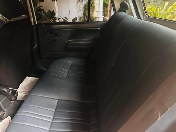 daihatsu-mira-2001-big-5