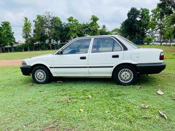 toyota-corolla-ee90-1990-big-3