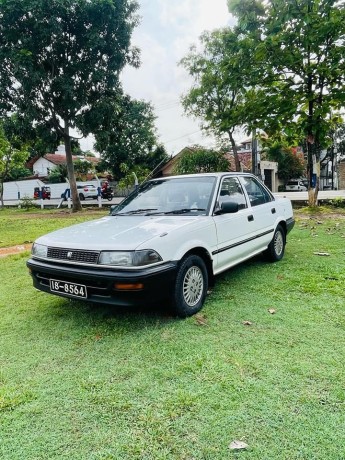 toyota-corolla-ee90-1990-big-1