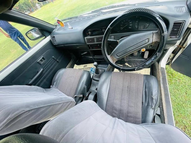 toyota-corolla-ee90-1990-big-8