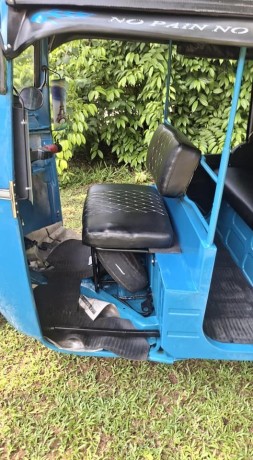 bajaj-4-storke-2007-big-11