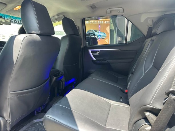 toyota-fortuner-2016-big-8
