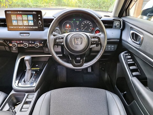 honda-vezel-z-grade-2023-big-7