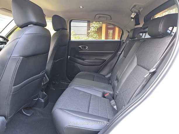 honda-vezel-z-grade-2023-big-4