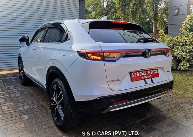 honda-vezel-z-grade-2023-big-2