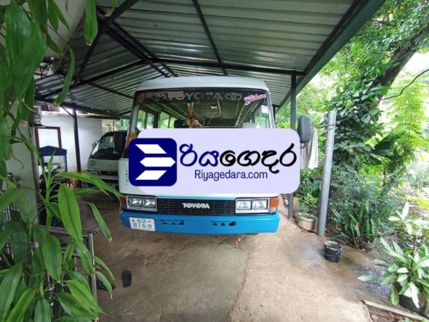 toyota-coaster-1989-bus-big-0
