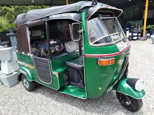 bajaj-three-wheeler-big-2
